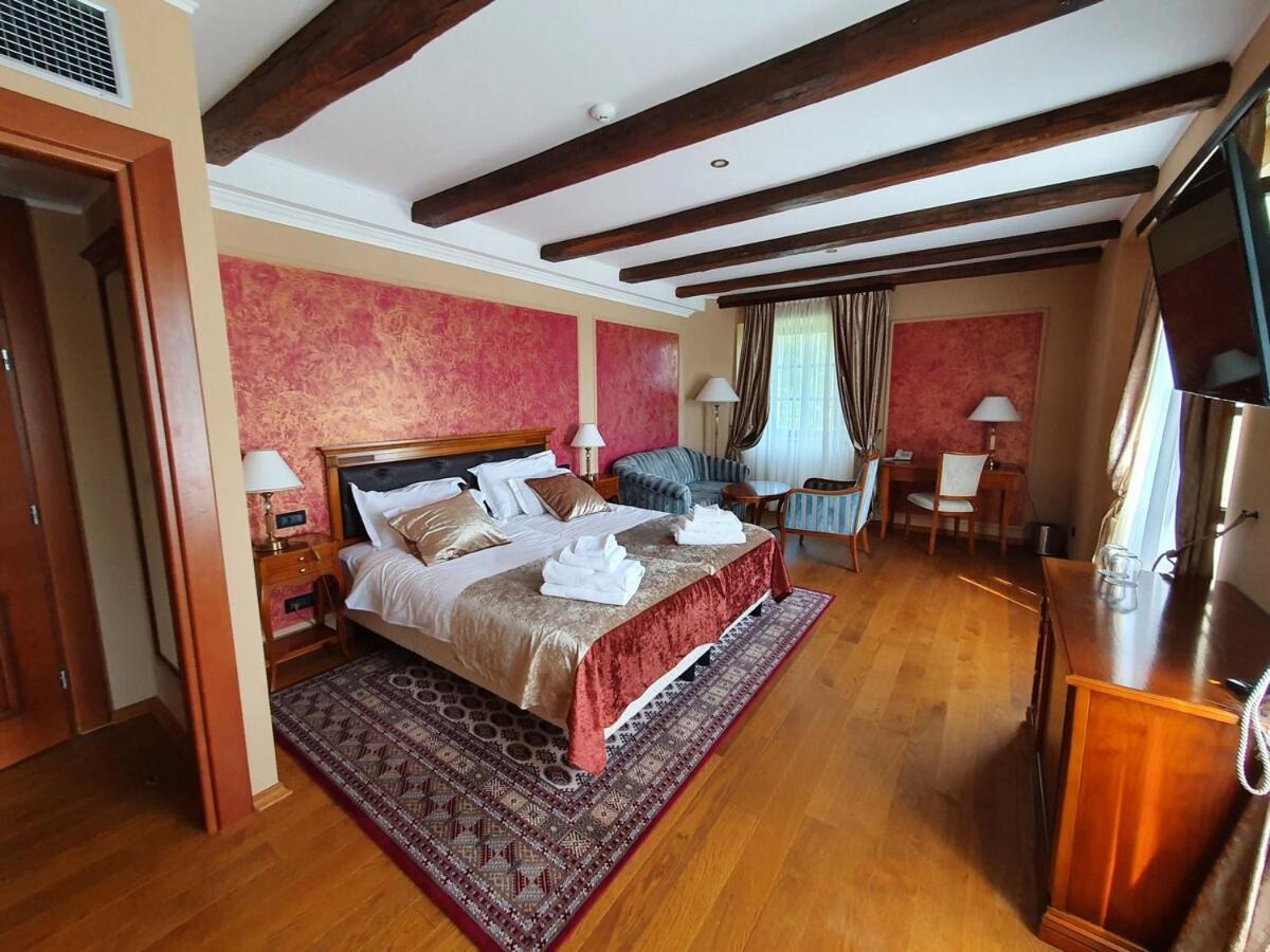 Hotel Dvorac Jurjevec Lekenik Экстерьер фото